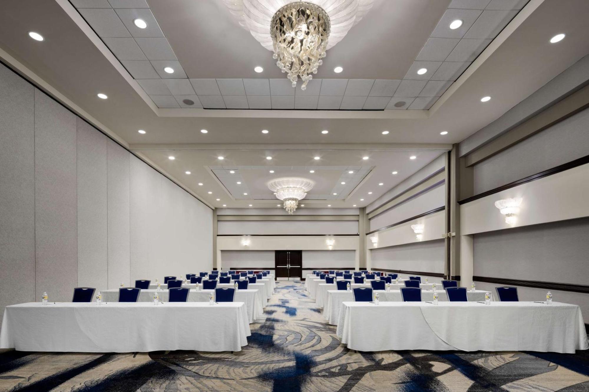 Hotel Hilton Long Island/Huntington à Melville Extérieur photo