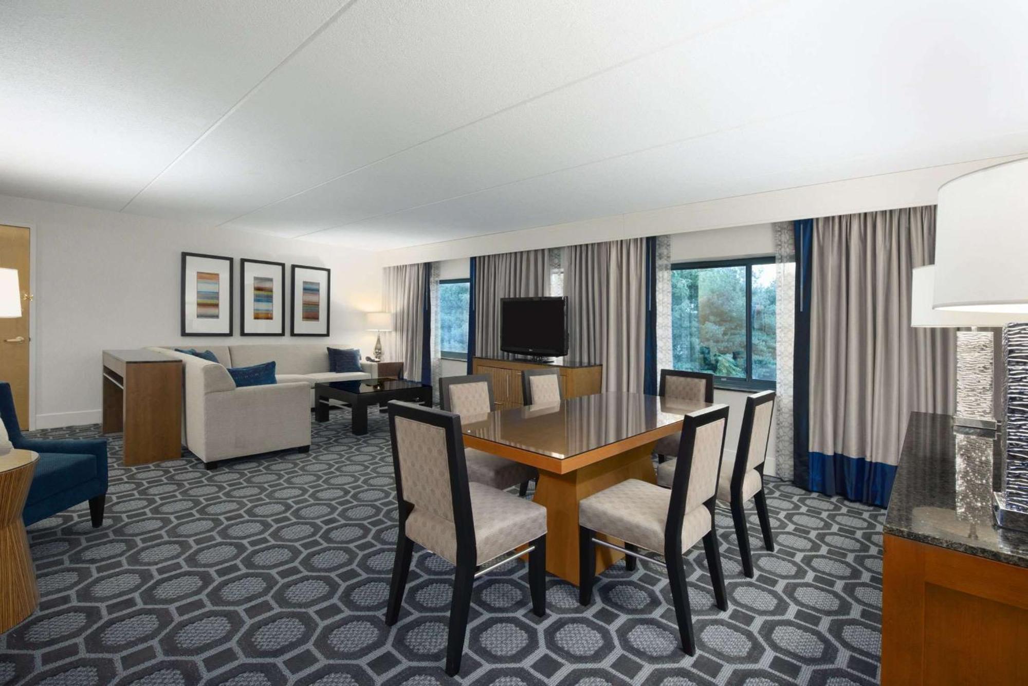 Hotel Hilton Long Island/Huntington à Melville Extérieur photo